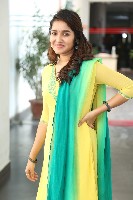 Anikha Surendran Gallery